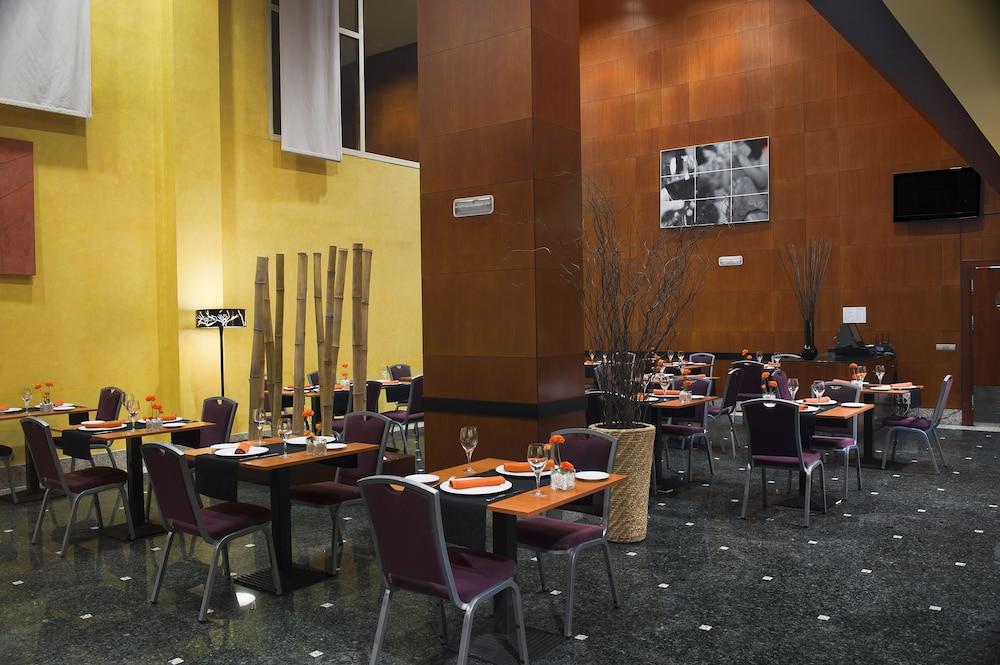 欧洲之星格兰马德里酒店 阿尔考本达斯 外观 照片